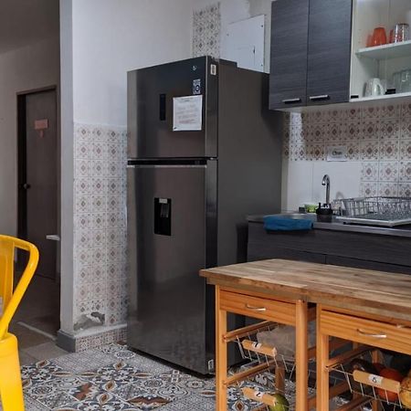 Casa Tuvia Parque Hostel Меделин Екстериор снимка