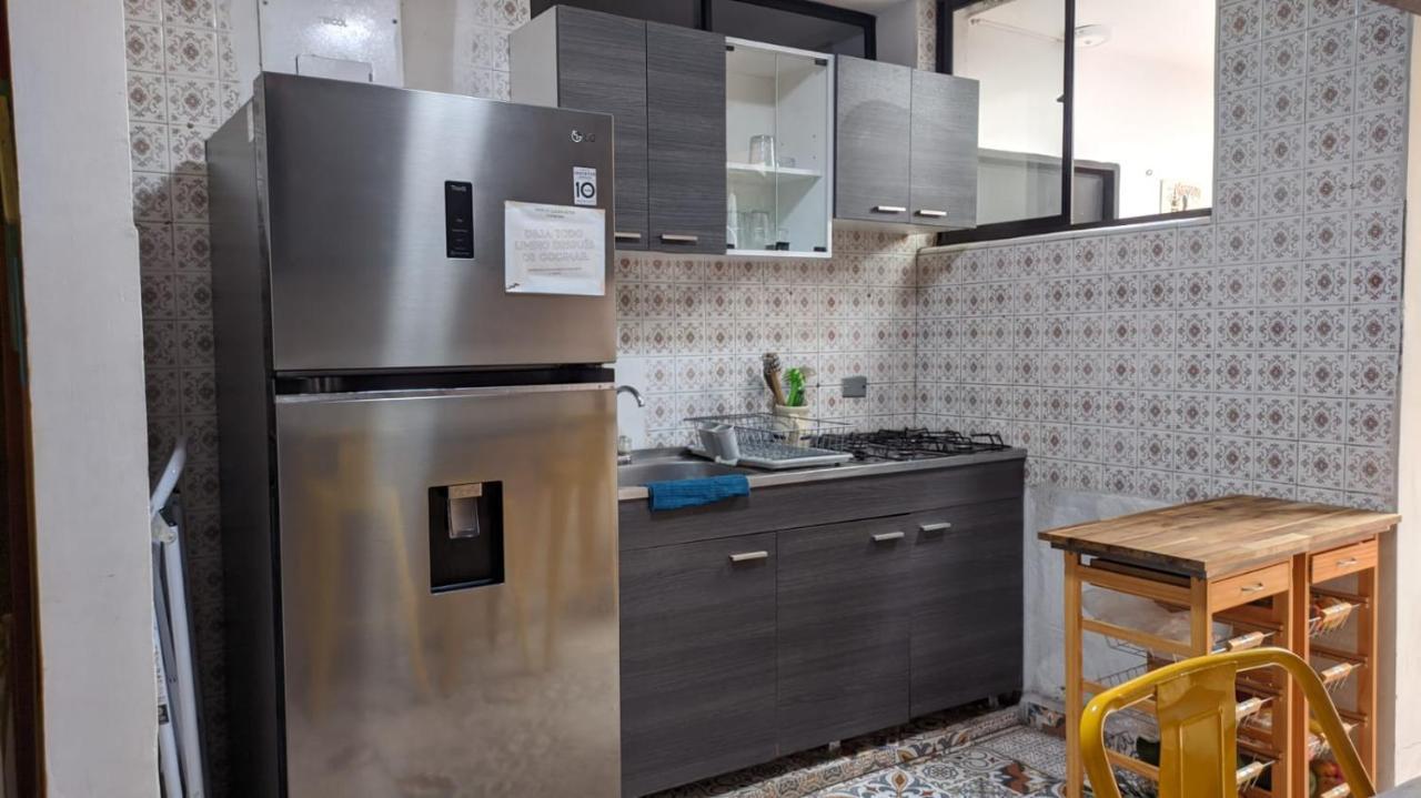 Casa Tuvia Parque Hostel Меделин Екстериор снимка