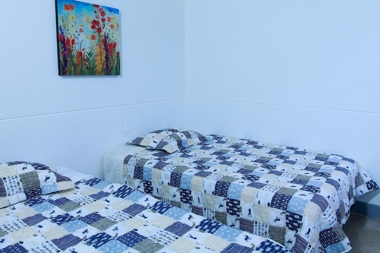 Casa Tuvia Parque Hostel Меделин Екстериор снимка