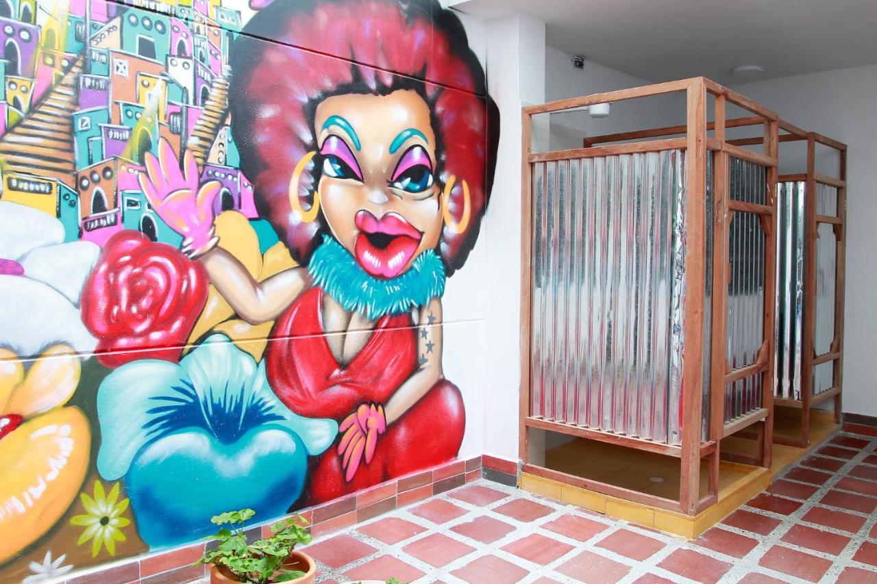 Casa Tuvia Parque Hostel Меделин Екстериор снимка
