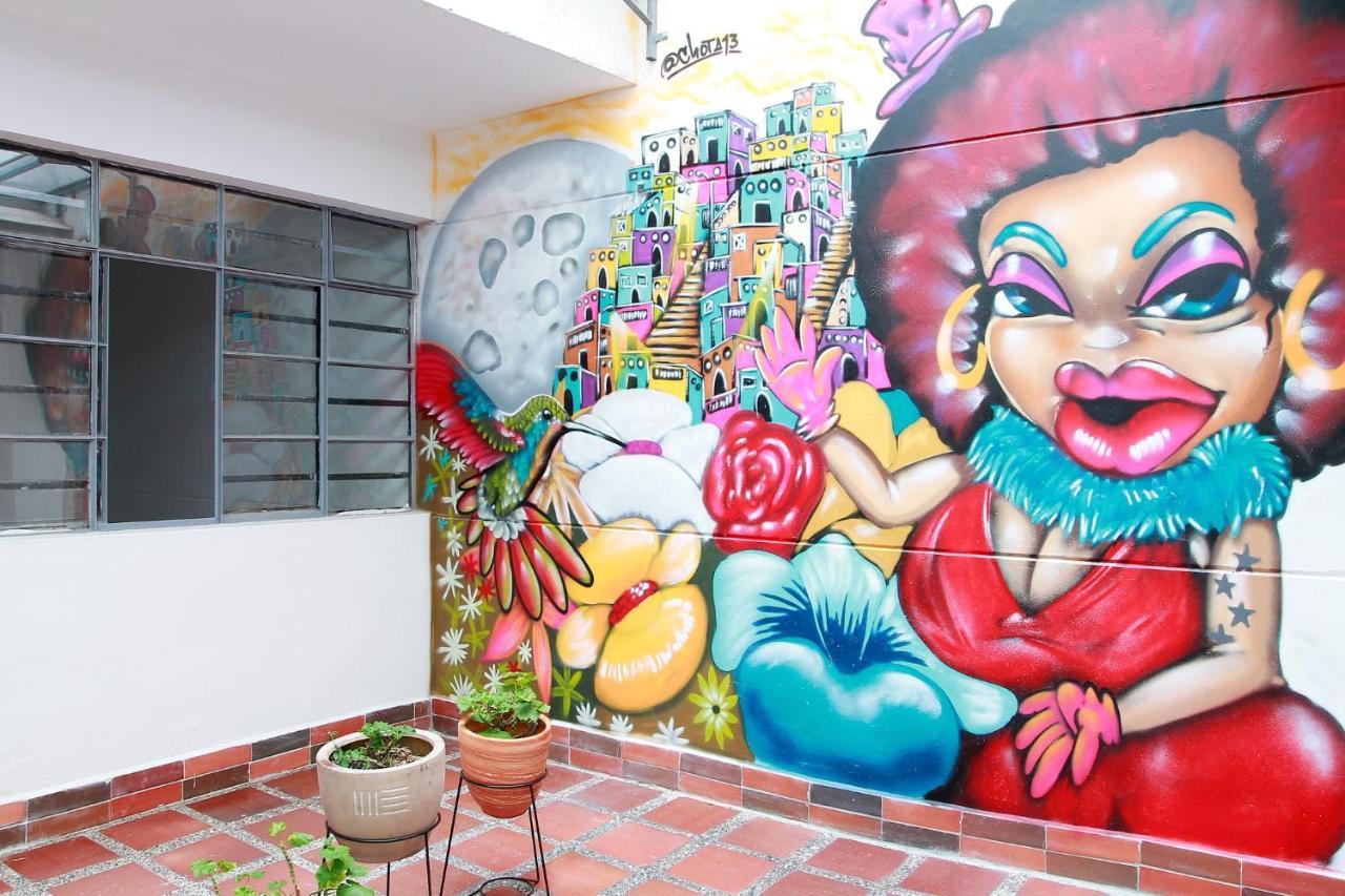 Casa Tuvia Parque Hostel Меделин Екстериор снимка