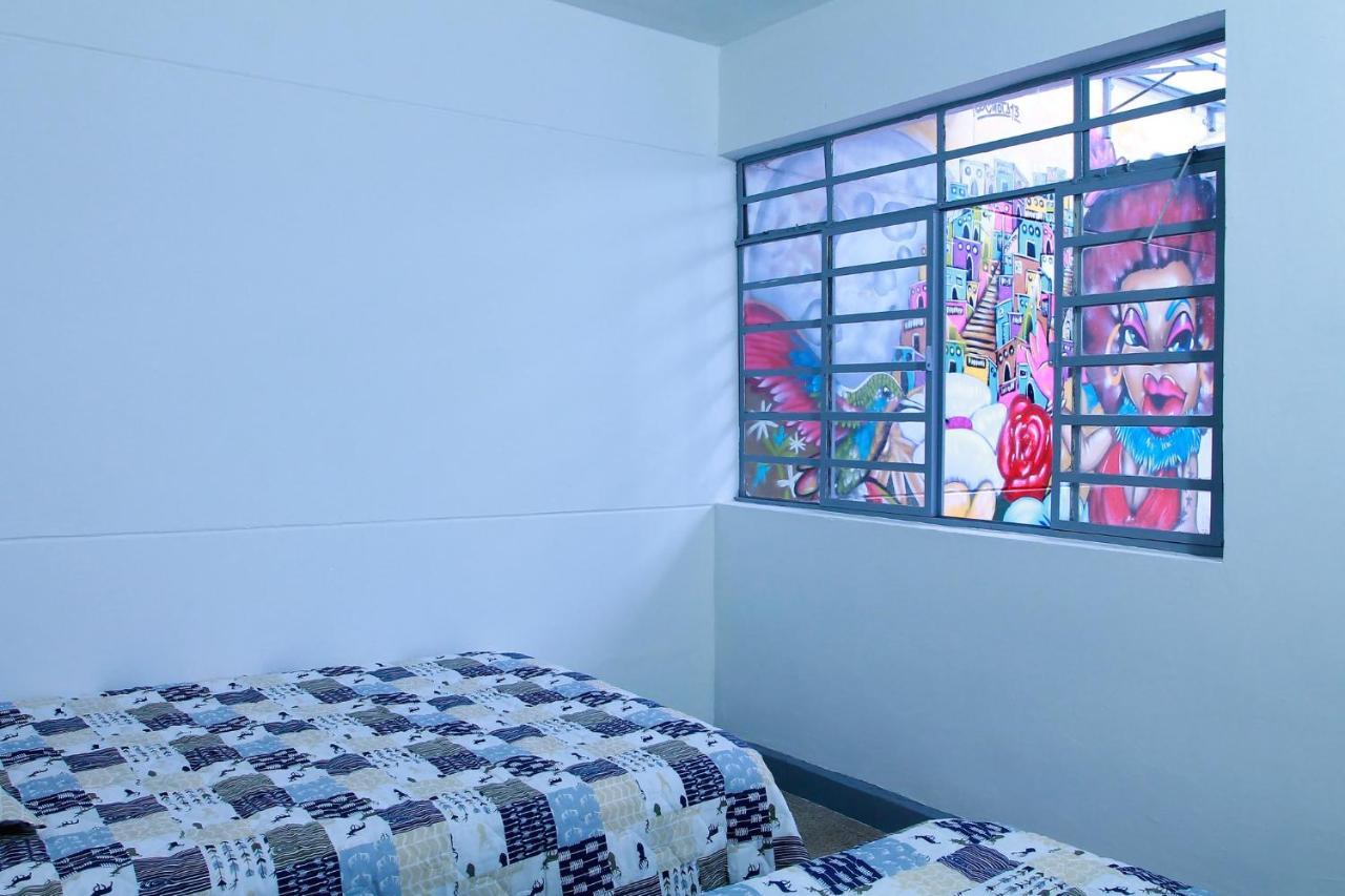 Casa Tuvia Parque Hostel Меделин Екстериор снимка