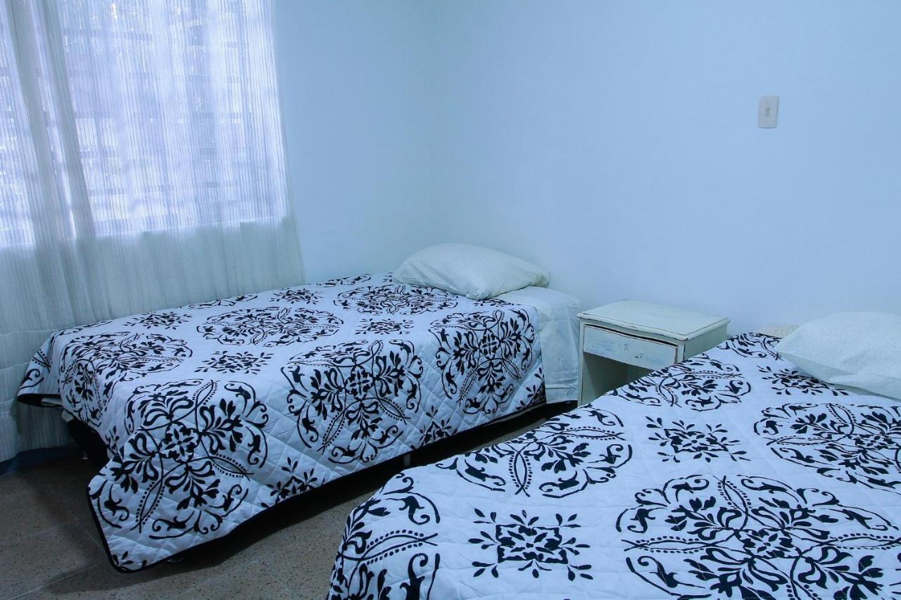 Casa Tuvia Parque Hostel Меделин Екстериор снимка