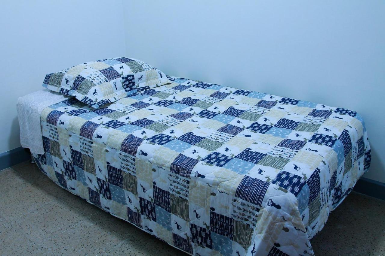 Casa Tuvia Parque Hostel Меделин Екстериор снимка